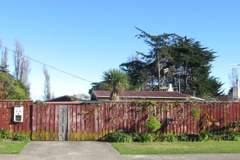 Photo of property in 77 Kirk Street, Otaki, 5512