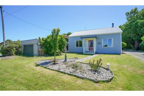 Photo of property in 12 Mclew Road, Kennington, Invercargill, 9871