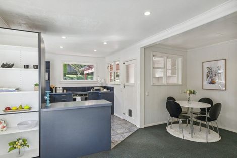 Photo of property in 73 Taylor Terrace, Tawa, Wellington, 5028