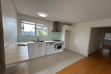 Photo of property in 8 Leatham Crescent, Opaheke, Papakura, 2113