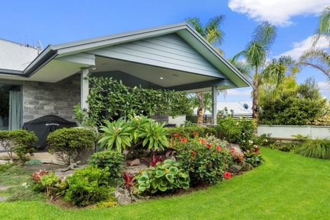 Photo of property in 13 Parkland Rise, Omokoroa, 3114