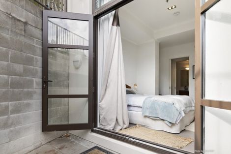 Photo of property in Augusta Apartments, 7/254 Willis Street, Te Aro, Wellington, 6011