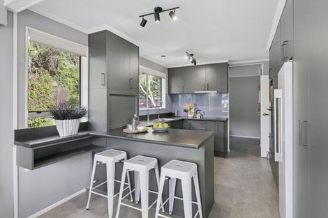 Photo of property in 37 Woodman Drive, Tawa, Wellington, 5028