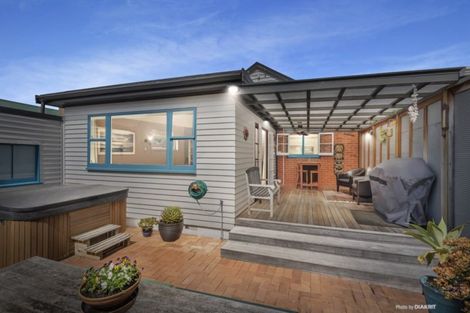 Photo of property in 10 Wayside, Miramar, Wellington, 6022