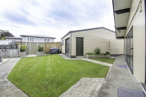 Photo of property in 2 Newcastle Street, Hokowhitu, Palmerston North, 4410