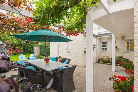 Photo of property in 5 Patterson Grove, Waikanae, 5036