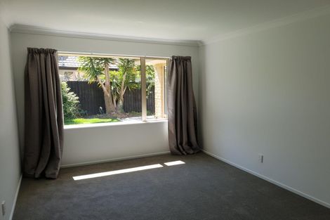 Photo of property in 2 Tanu Place, Parklands, Christchurch, 8083