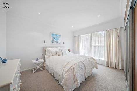 Photo of property in 10 Alf Walker Place, Papakura, 2110