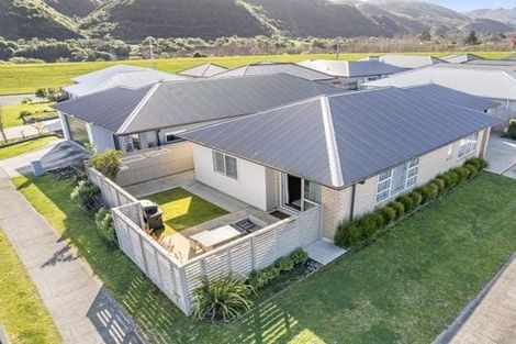 Photo of property in 108 Farmer Crescent, Taita, Lower Hutt, 5011