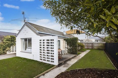 Photo of property in 2/23 Bretts Road, St Albans, Christchurch, 8052