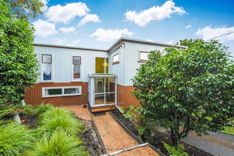 Photo of property in 12 De Val Drive, Titirangi, Auckland, 0604