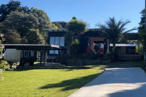 Photo of property in 28 Tane Road, Laingholm, Auckland, 0604