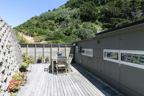 Photo of property in 79 Mantell Street, Seatoun, Wellington, 6022