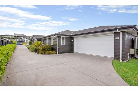 Photo of property in 5 Flavell Drive, Orewa, 0931