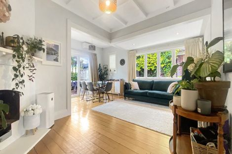 Photo of property in 43 Rawhiti Road, One Tree Hill, Auckland, 1061