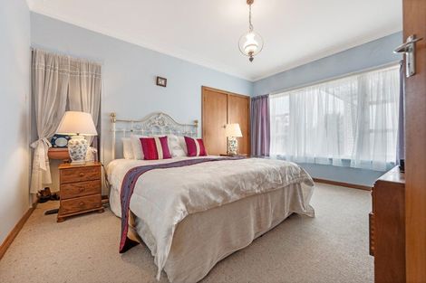 Photo of property in 1a Wakeling Avenue, Te Atatu South, Auckland, 0610