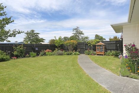 Photo of property in 4 Acacia Street, Kelvin Grove, Palmerston North, 4414