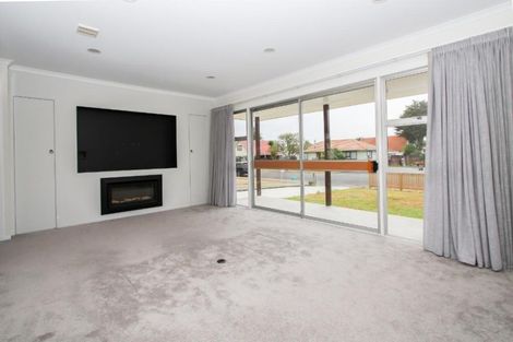 Photo of property in 14 Oakfield Crescent, Pukete, Hamilton, 3200