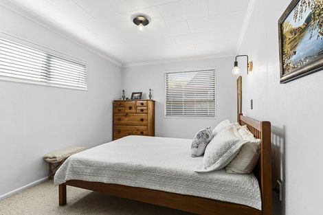 Photo of property in 9a Tamati Place, Merrilands, New Plymouth, 4312