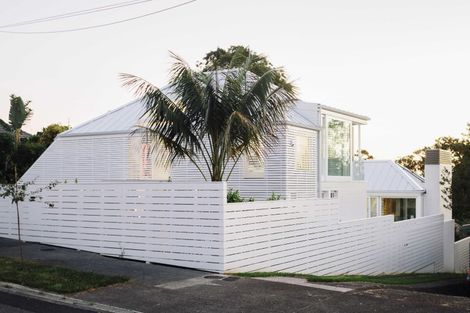 Photo of property in 58 Sunny Brae Crescent, Westmere, Auckland, 1022