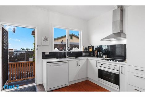 Photo of property in 9/27 Mokoia Road, Birkenhead, Auckland, 0626