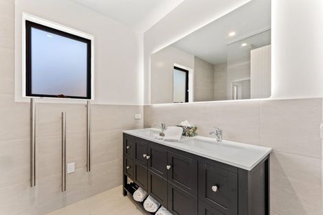 Photo of property in 12a Walbrook Road, Manly, Whangaparaoa, 0930