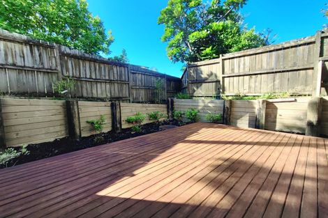 Photo of property in 4d Deep Creek Road, Torbay, Auckland, 0630