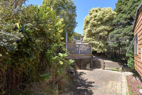 Photo of property in 35 Heathcote Place, Fitzherbert, Palmerston North, 4410