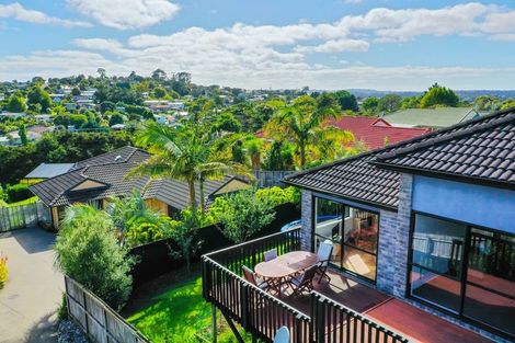 Photo of property in 38 Rivervale Grove, Stanmore Bay, Whangaparaoa, 0932