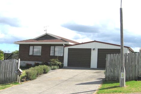 Photo of property in 4 Garcia Place, West Harbour, Auckland, 0618