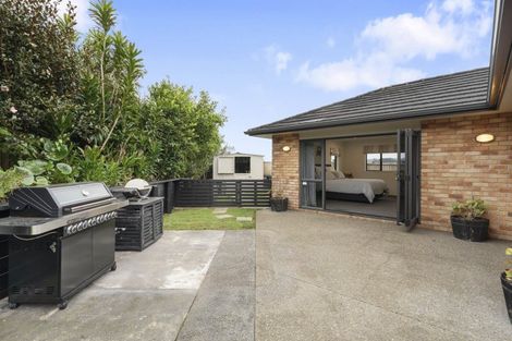 Photo of property in 9 Ellivani Rise, Pukekohe, 2120