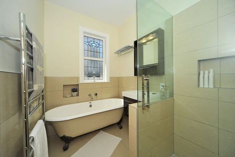 Photo of property in 25 Seatoun Heights Road, Miramar, Wellington, 6022