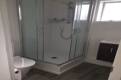 Photo of property in 1/682 East Coast Road, Pinehill, Auckland, 0630