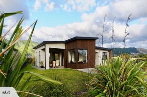 Photo of property in 7 Te Heke Place, Waikanae, 5036