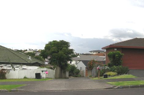 Photo of property in 13 Bernleigh Terrace, West Harbour, Auckland, 0618
