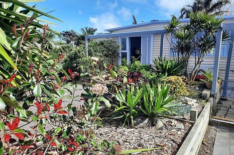 Photo of property in 190 Maunsell Road, Port Waikato, Tuakau, 2695