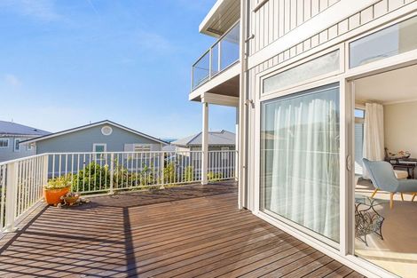 Photo of property in 18 Panorama Heights, Orewa, 0931