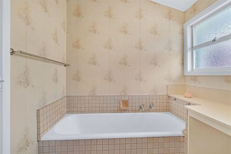 Photo of property in 11 Tuirau Place, Ilam, Christchurch, 8041