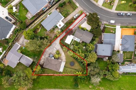 Photo of property in 21 Stott Avenue, Birkdale, Auckland, 0626