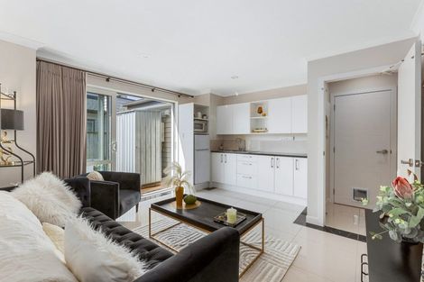 Photo of property in 9 Taraire Place, Orewa, 0931