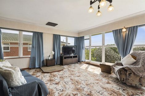 Photo of property in 84 Royal View Road, Te Atatu South, Auckland, 0610