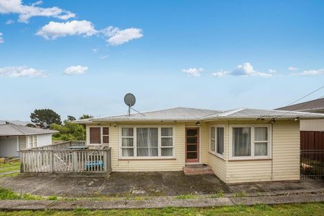 Photo of property in 73 Driver Crescent, Cannons Creek, Porirua, 5024