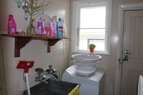 Photo of property in 660 Featherston Street, Roslyn, Palmerston North, 4414