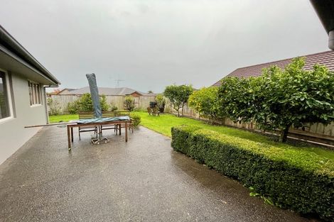 Photo of property in 10 Gibbston Close, Huntington, Hamilton, 3210