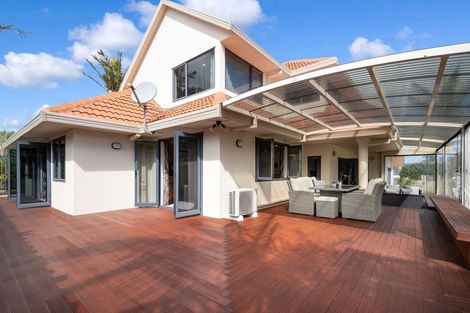 Photo of property in 5 Kahala Place, West Harbour, Auckland, 0618
