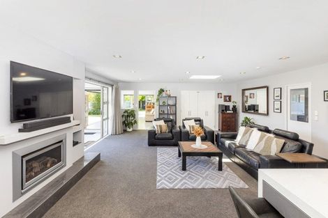 Photo of property in 2 Hemingway Place, Spencerville, Christchurch, 8083