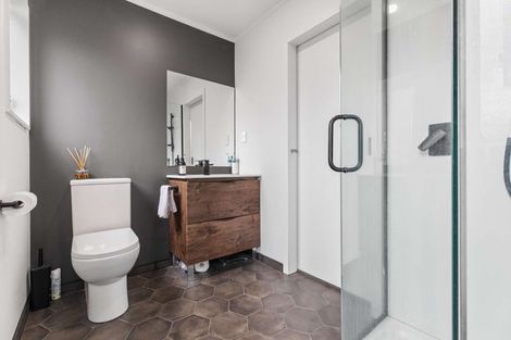 Photo of property in 1/13 Greenstone Place, Clover Park, Auckland, 2019