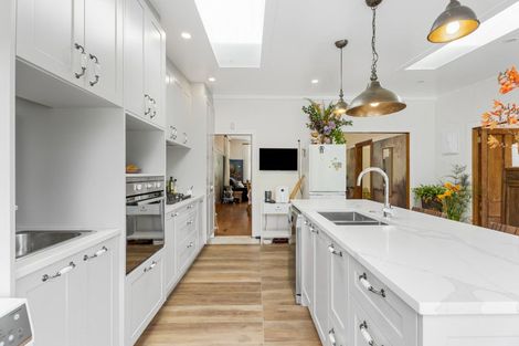 Photo of property in 200 Huia Road, Titirangi, Auckland, 0604