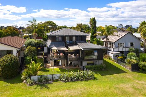 Photo of property in 33 St Annes Crescent, Wattle Downs, Auckland, 2103