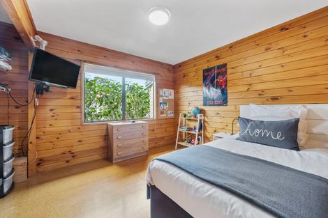 Photo of property in 18 Lochend Place, Highland Park, Auckland, 2010